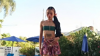 סיפור מסעיר של נסיכה קטנה ואיום מפלצתי שכל הזמן אורב